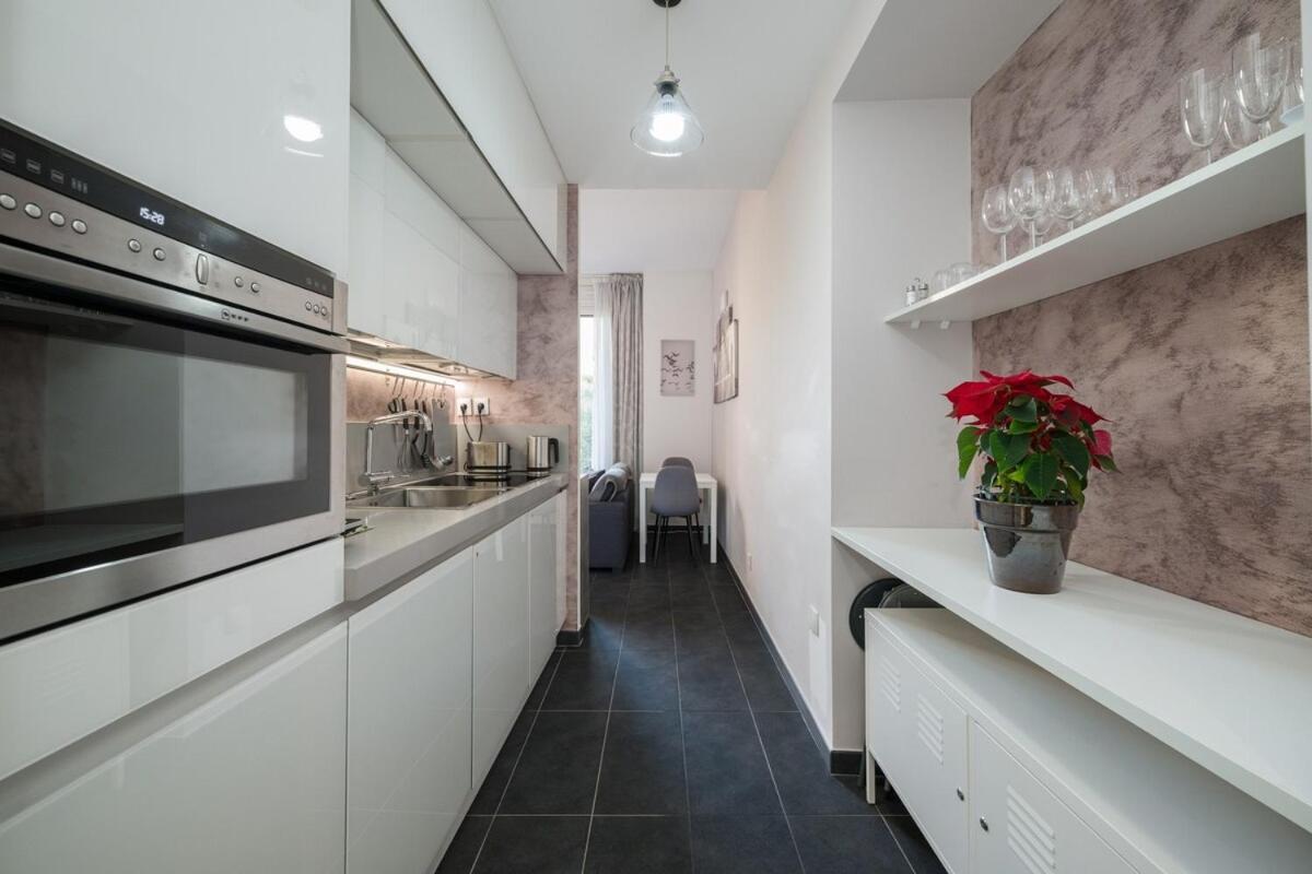 Le Coq Wagner - Parking - Air Conditioning - Pool Apartment ม็องตง ภายนอก รูปภาพ